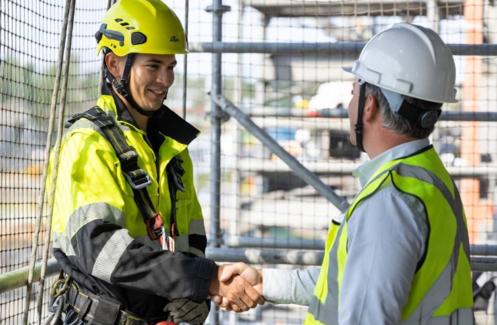 Understanding what employers look for in rope access technicians How Rope Access Companies Hire